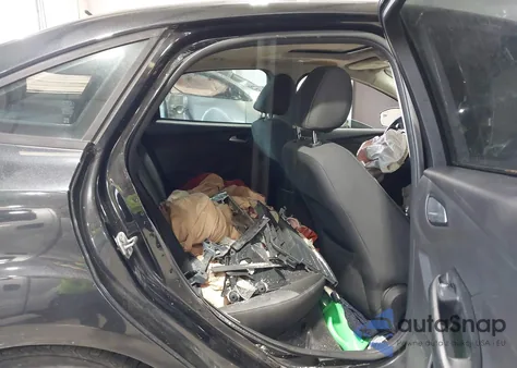 2014 Ford Focus Se z USA, uszkodzony, nr VIN 1FADP3F2XEL228462